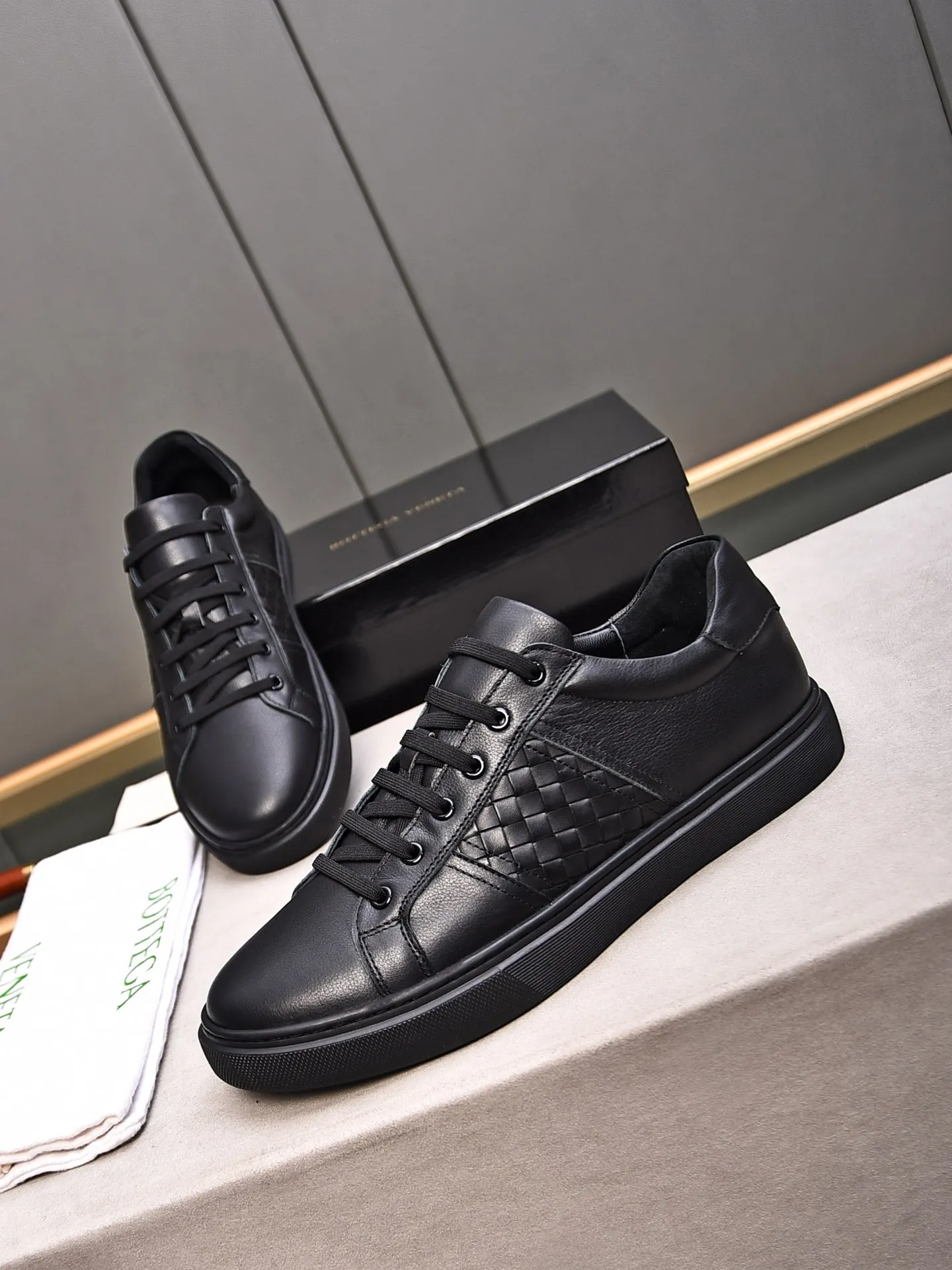 Men's shoes 💰480 [Lace-up series] BOTTEG* VENET* - high-end boutique Size: 38-44 (45 customized) BV new product, first-layer cowhide artificially woven classic style and contemporary fashion temperament harmoniously blend, rubber soles are light and flexible, water-dyed cowhide pads! [Taobao, Tmall, and live streaming are the first choices]